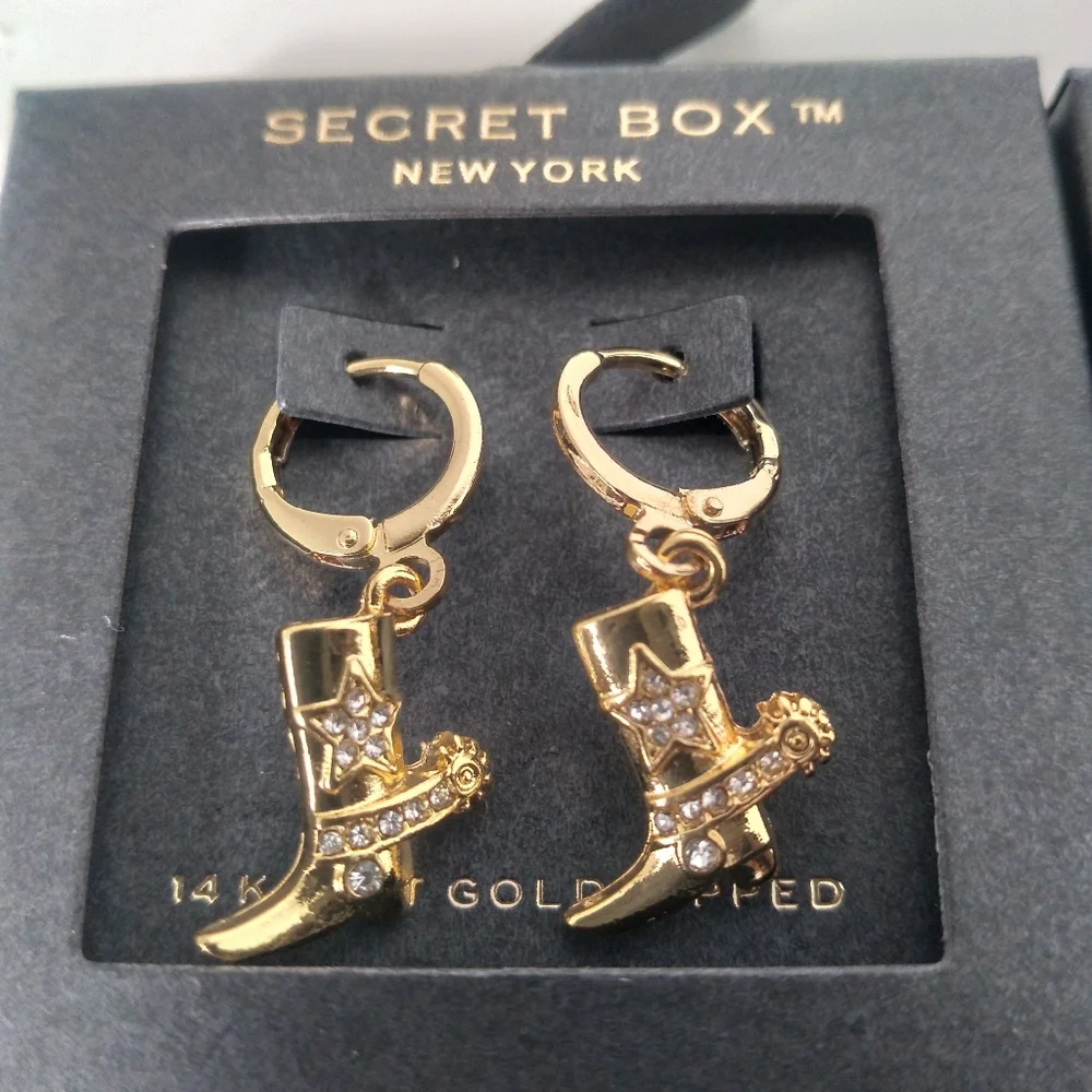 Secret Box New York 14K Gold Dipped Western Clover Necklace & Earrings Set